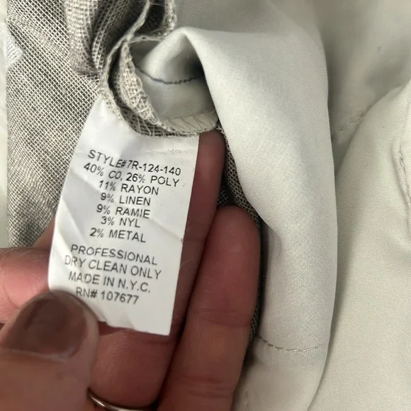 Stylish Gray Women's Shorts - Picture 4 of 4